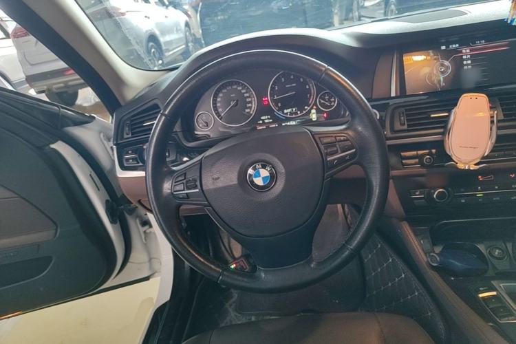 Used BMW 5 Series 2014 525Li Leading Model Steering Wheel