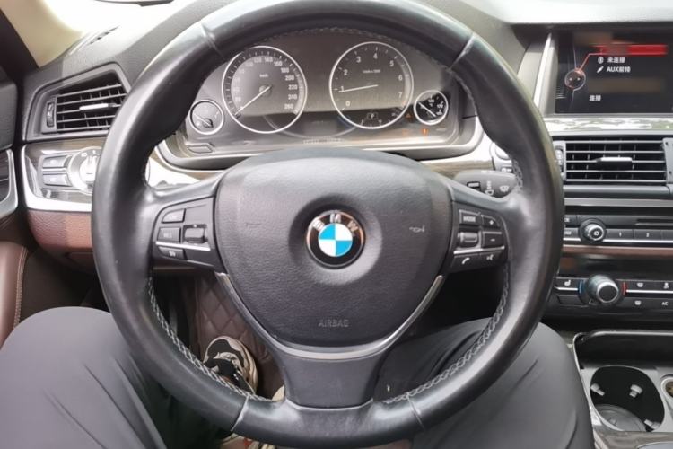 Used BMW 5 Series 2014 525Li Luxury Design Package Steering Wheel