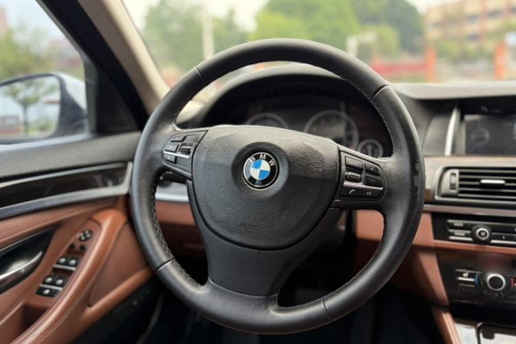 Used BMW 5 Series 2014 525Li Leading Model Steering Wheel