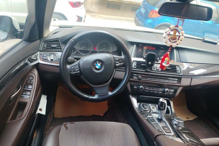 Used BMW 5 Series 2014 525Li Luxury Design Package Steering Wheel