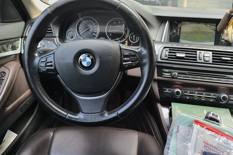 Used BMW 5 Series 2014 525Li Luxury Design Package Steering Wheel