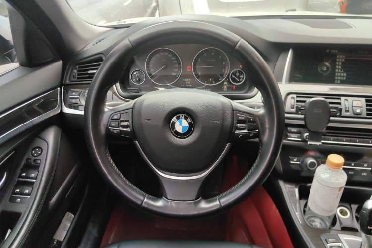 Used BMW 5 Series 2014 525Li Luxury Design Package Steering Wheel
