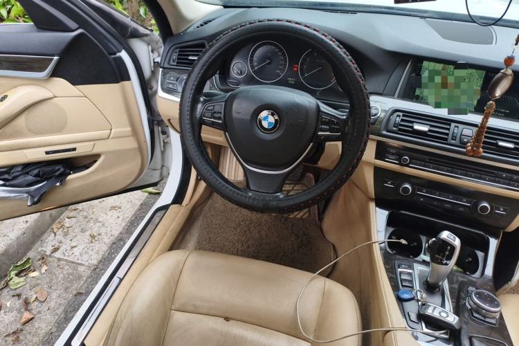 Used BMW 5 Series 2014 525Li Luxury Design Package Steering Wheel