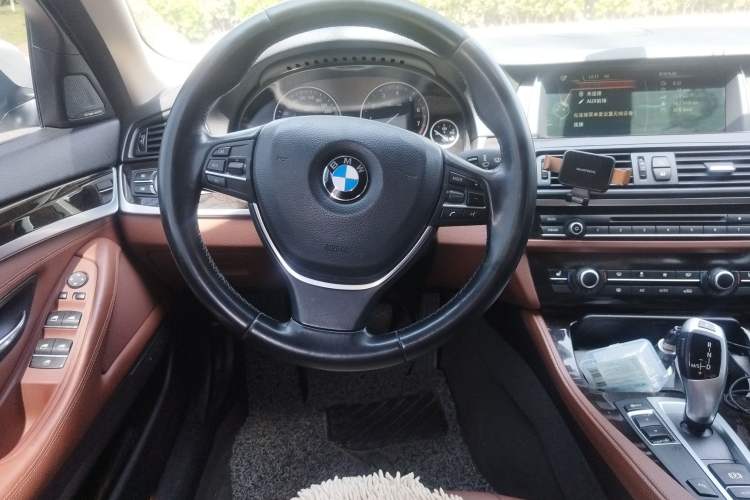 Used BMW 5 Series 2014 528Li Leading Model Steering Wheel