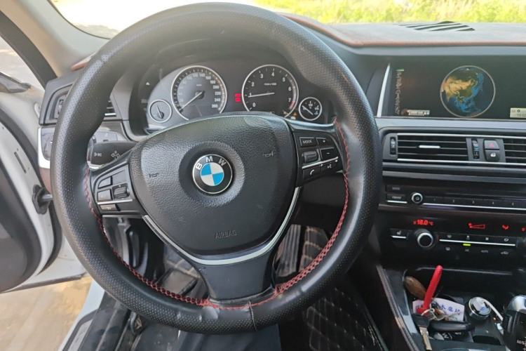 Used BMW 5 Series 2014 525Li Luxury Design Package Steering Wheel