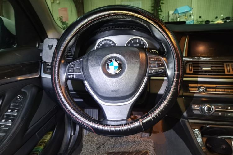 Used BMW 5 Series 2014 525Li Luxury Design Package Steering Wheel