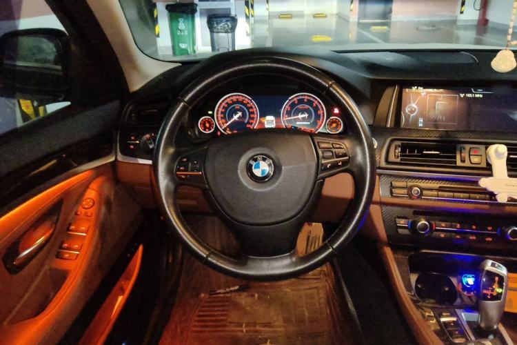 Used BMW 5 Series 2014 525Li Leading Model Steering Wheel