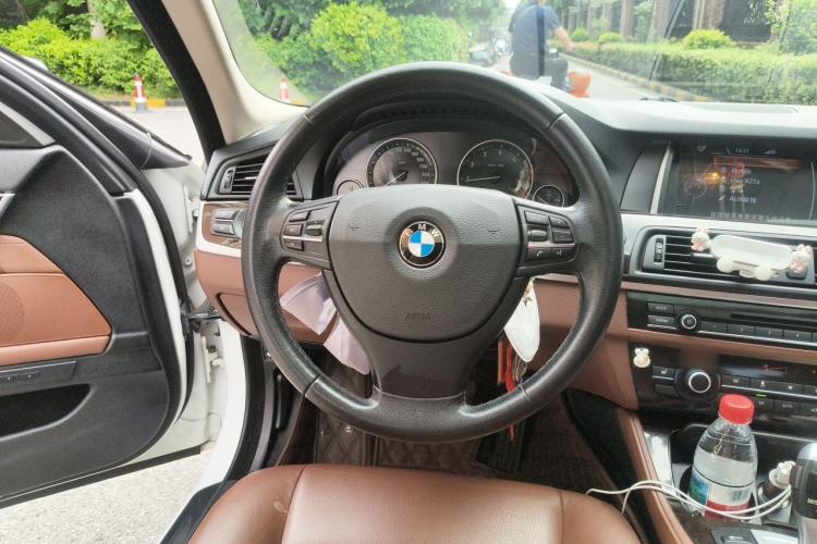 Used BMW 5 Series 2014 525Li Leading Model Steering Wheel