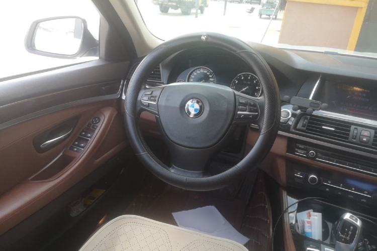 Used BMW 5 Series 2014 525Li Leading Model Steering Wheel