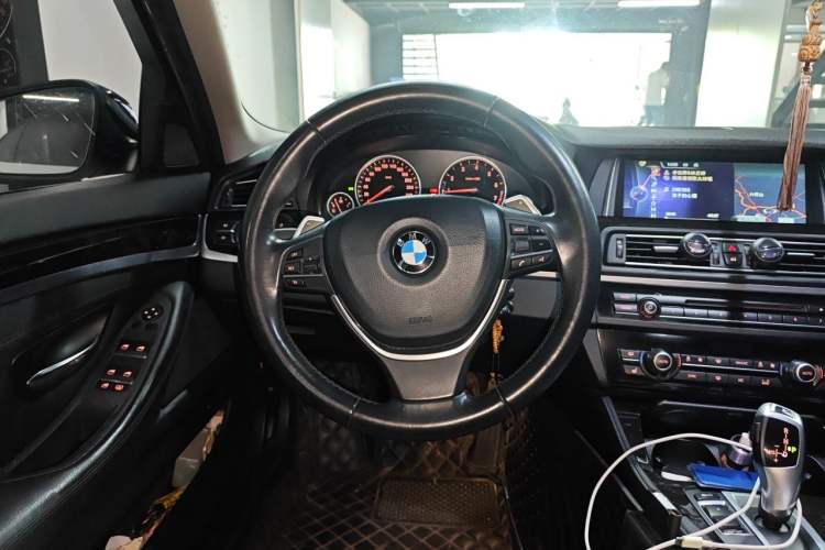 Used BMW 5 Series 2014 535Li Leading Model Steering Wheel