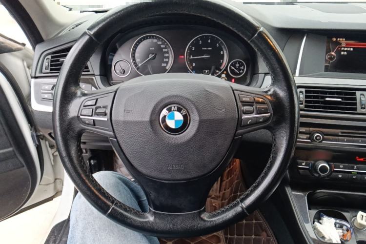 Used BMW 5 Series 2014 525Li Leading Model Steering Wheel