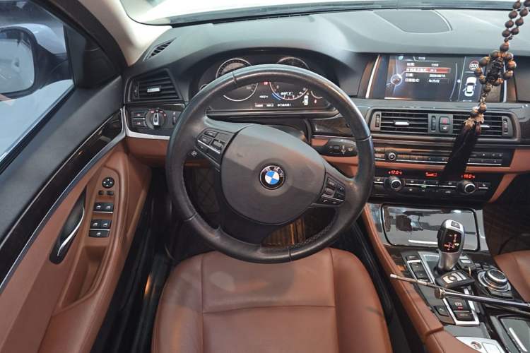 Used BMW 5 Series 2014 525Li Leading Model Steering Wheel