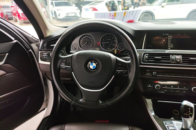 Used BMW 5 Series 2014 525Li Luxury Design Package Steering Wheel