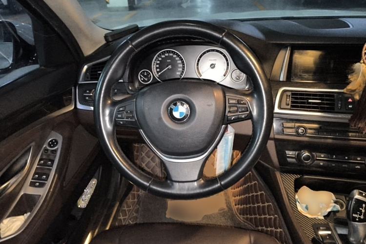 Used BMW 5 Series 2014 525Li Luxury Design Package Steering Wheel
