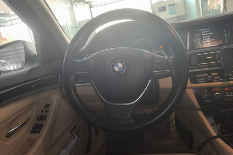 Used BMW 5 Series 2014 535Li Leading Model Steering Wheel