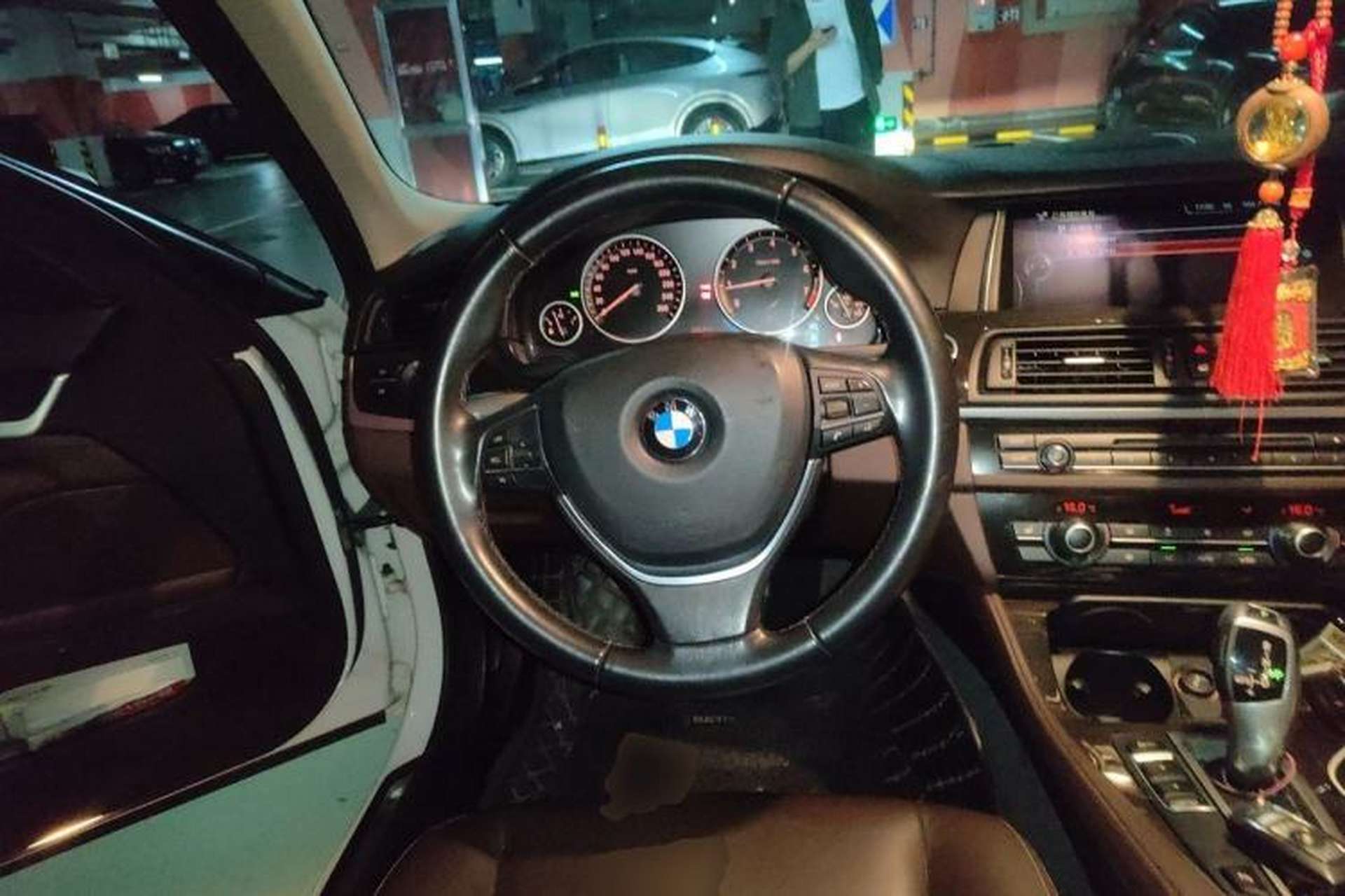 Used BMW 5 Series 2014 525Li Luxury Design Package Steering Wheel