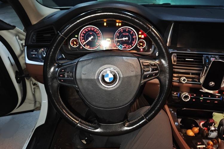 Used BMW 5 Series 2014 525Li Leading Model Steering Wheel