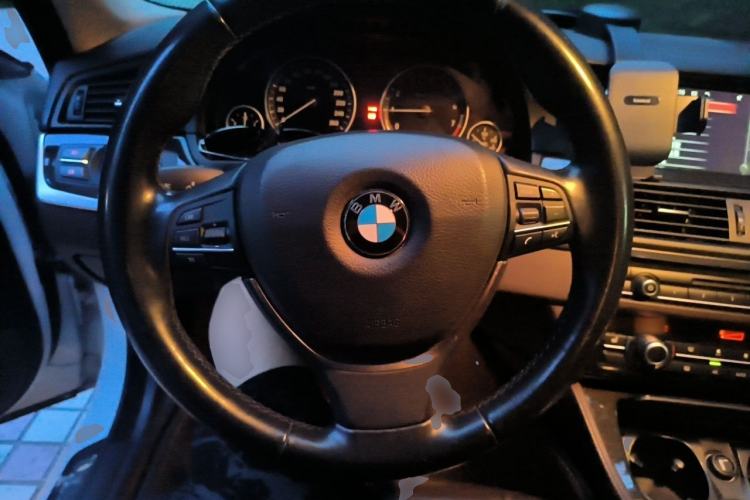 Used BMW 5 Series 2014 525Li Luxury Design Package Steering Wheel