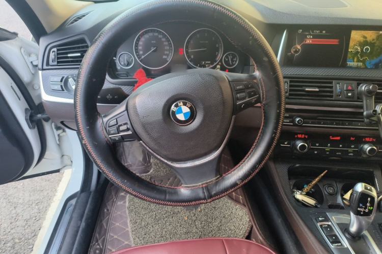 Used BMW 5 Series 2014 525Li Luxury Design Package Steering Wheel