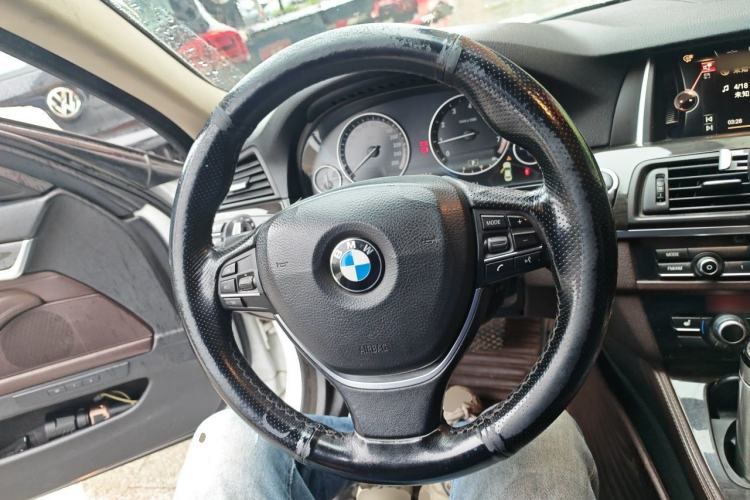 Used BMW 5 Series 2014 525Li Luxury Design Package Steering Wheel
