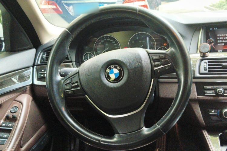 Used BMW 5 Series 2014 525Li Luxury Design Package Steering Wheel