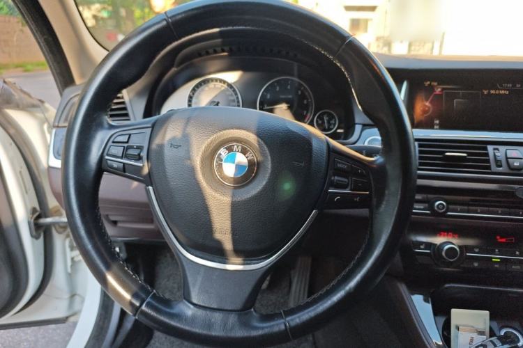 Used BMW 5 Series 2014 525Li Luxury Design Package Steering Wheel
