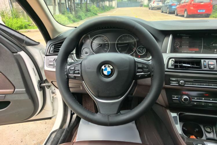 Used BMW 5 Series 2014 525Li Luxury Design Package Steering Wheel