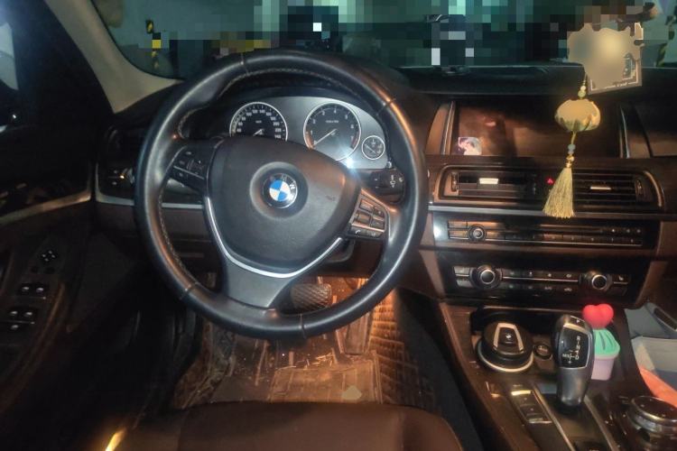 Used BMW 5 Series 2014 525Li Luxury Design Package Steering Wheel