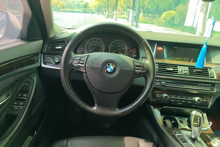 Used BMW 5 Series 2014 525Li Leading Model Steering Wheel