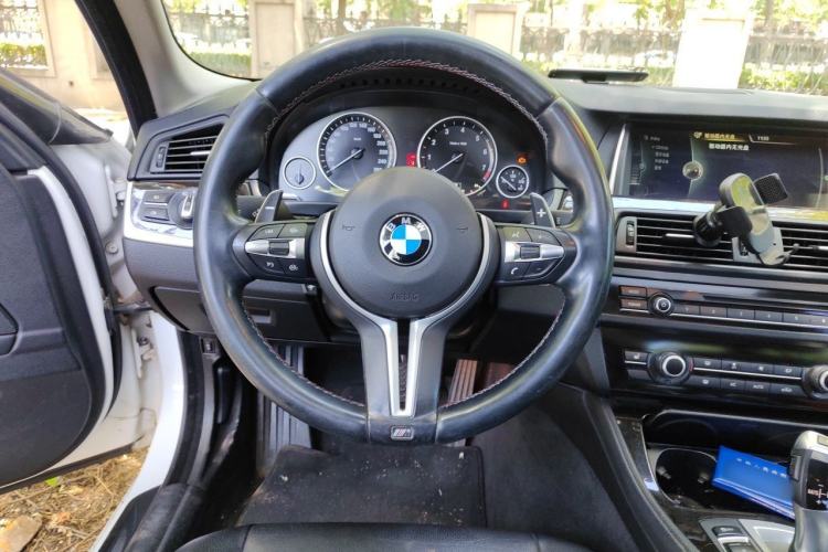 Used BMW 5 Series 2014 530Li Leading Model Steering Wheel