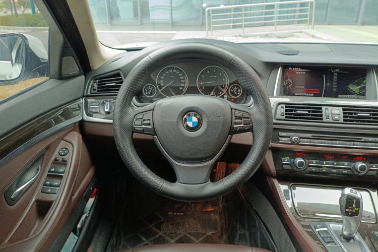 Used BMW 5 Series 2014 525Li Luxury Design Package Steering Wheel