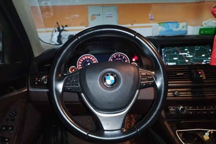 Used BMW 5 Series 2014 525Li Luxury Design Package Steering Wheel
