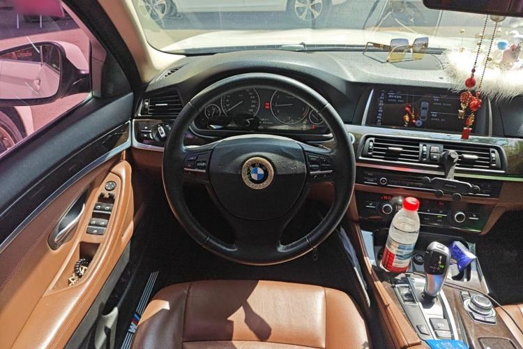 Used BMW 5 Series 2014 525Li Leading Model Steering Wheel