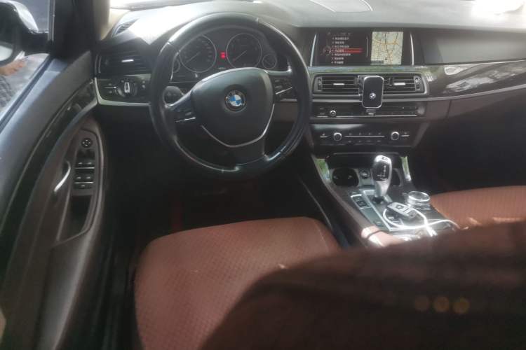 Used BMW 5 Series 2014 525Li Luxury Design Package Steering Wheel