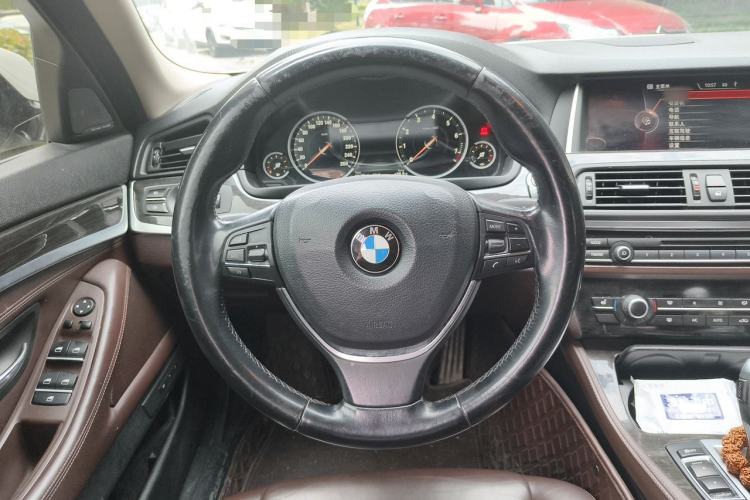 Used BMW 5 Series 2014 525Li Luxury Design Package Steering Wheel
