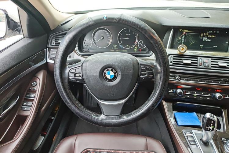 Used BMW 5 Series 2014 525Li Luxury Design Package Steering Wheel