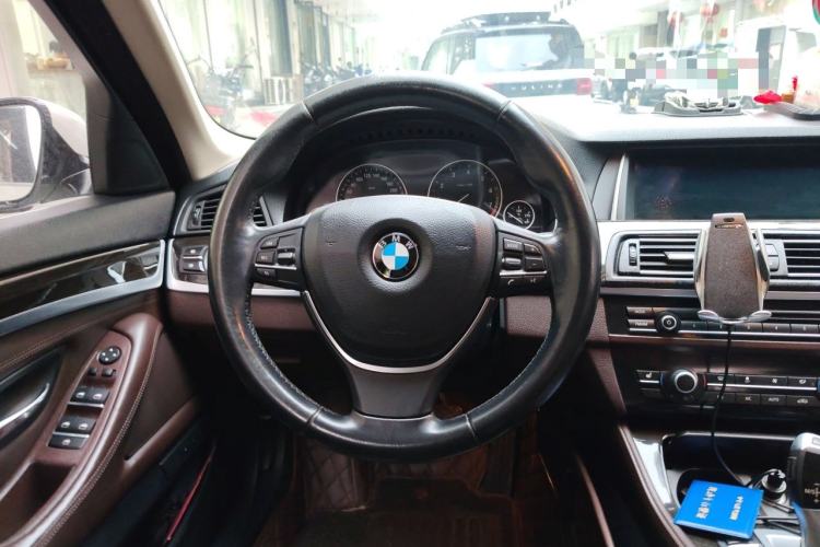 Used BMW 5 Series 2014 525Li Luxury Design Package Steering Wheel