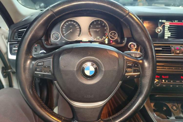 Used BMW 5 Series 2014 528Li Leading Model Steering Wheel