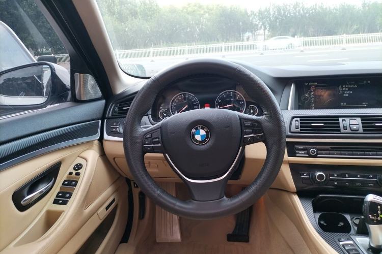 Used BMW 5 Series 2014 525Li Luxury Design Package Steering Wheel