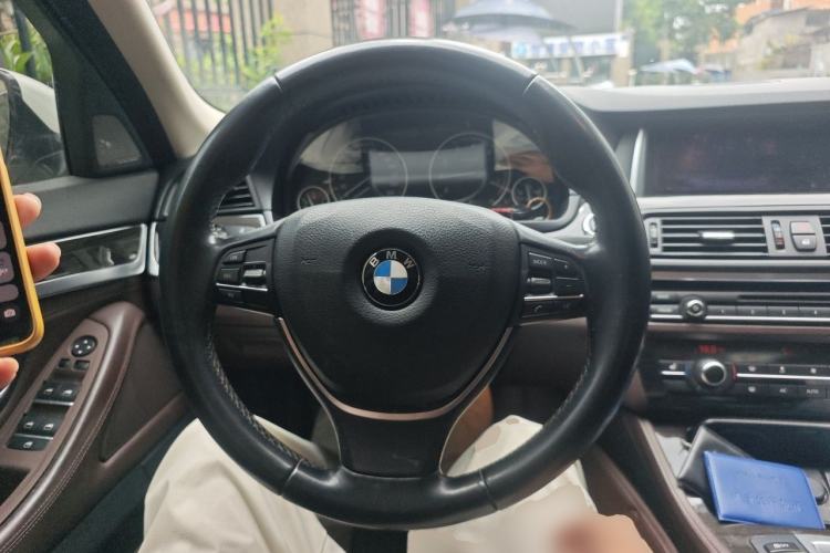 Used BMW 5 Series 2014 525Li Luxury Design Package Steering Wheel