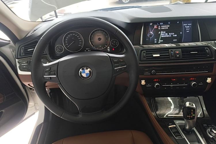 Used BMW 5 Series 2014 525Li Leading Model Steering Wheel