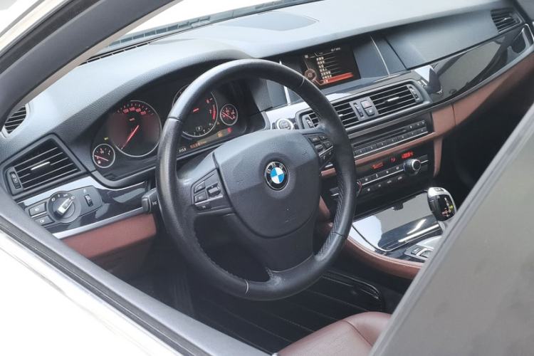 Used BMW 5 Series 2014 520Li Elegant Model Steering Wheel