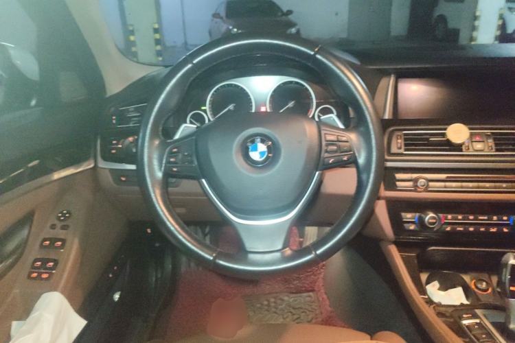 Used BMW 5 Series 2014 535Li Leading Model Steering Wheel
