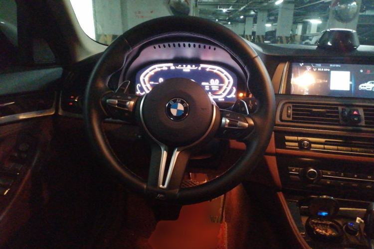 Used BMW 5 Series 2014 525Li Leading Model Steering Wheel