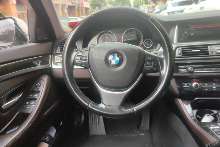 Used BMW 5 Series 2014 525Li Luxury Design Package Steering Wheel
