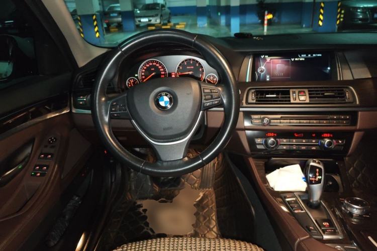 Used BMW 5 Series 2014 525Li Luxury Design Package Steering Wheel