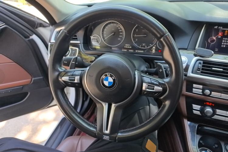 Used BMW 5 Series 2014 525Li Leading Model Steering Wheel