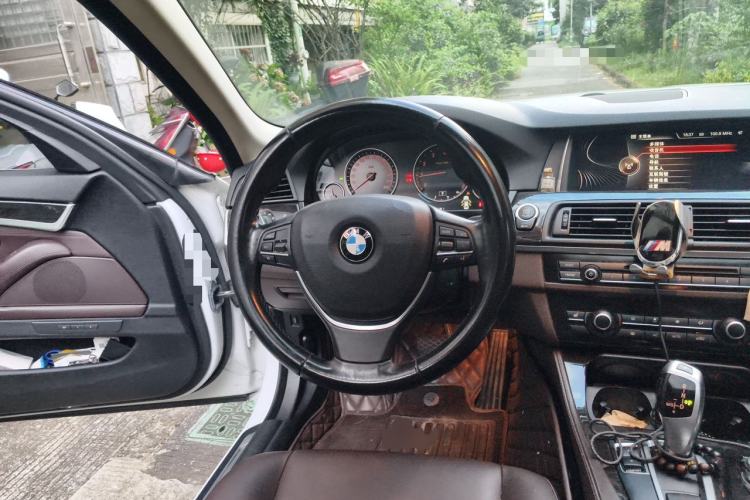 Used BMW 5 Series 2014 525Li Luxury Design Package Steering Wheel