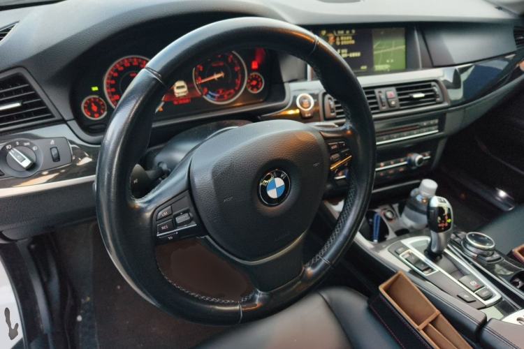 Used BMW 5 Series 2014 525Li Luxury Design Package Steering Wheel