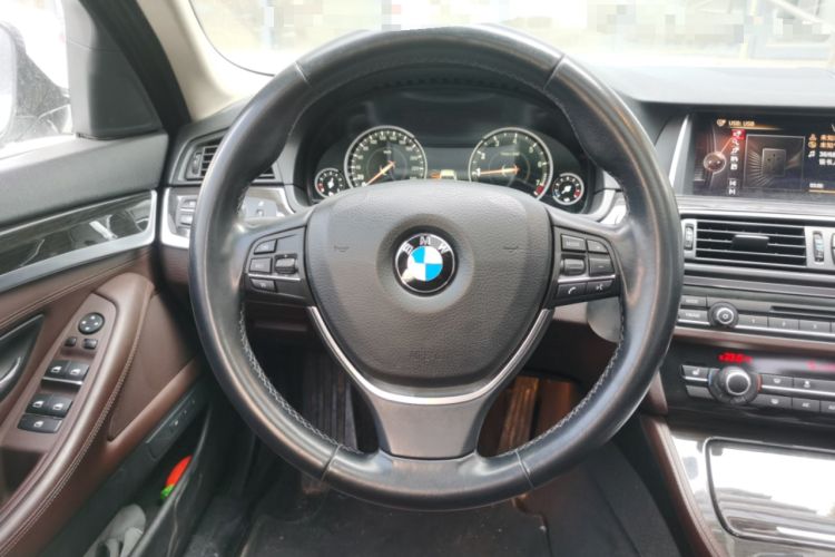 Used BMW 5 Series 2014 525Li Luxury Design Package Steering Wheel